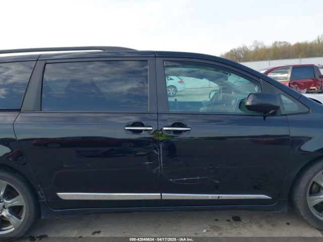 5TDXZ3DC5HS784243 Toyota Sienna Se 8 Passenger