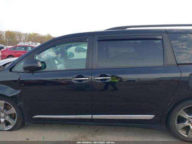 5TDXZ3DC5HS784243 Toyota Sienna Se 8 Passenger
