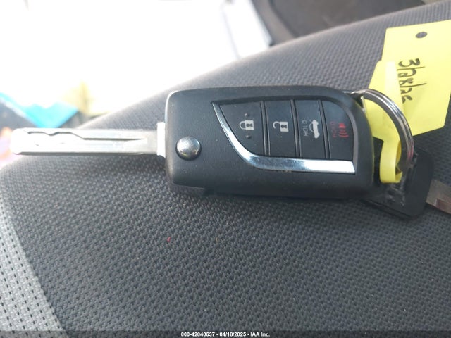 5YFB4MDE3RP178899 Toyota COROLLA LE
