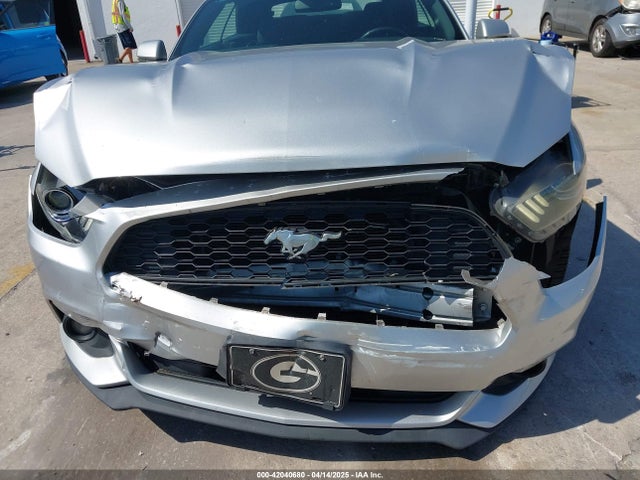 1FATP8EM4F5330535 Ford Mustang V6