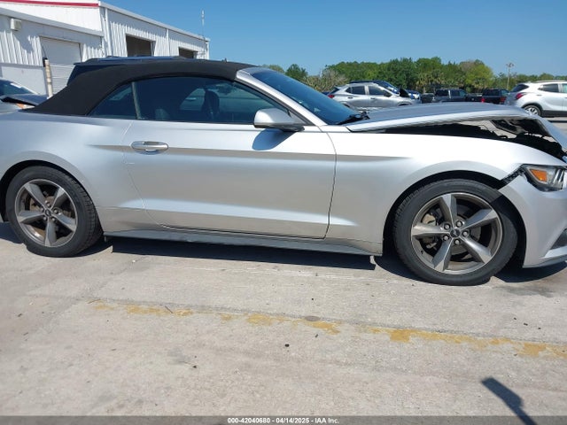 1FATP8EM4F5330535 Ford Mustang V6