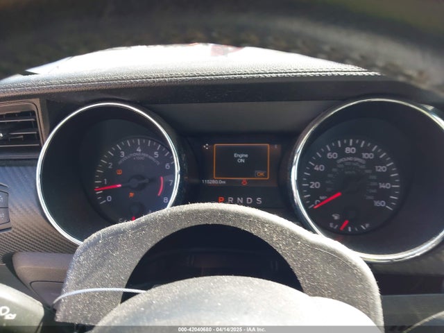 1FATP8EM4F5330535 Ford Mustang V6