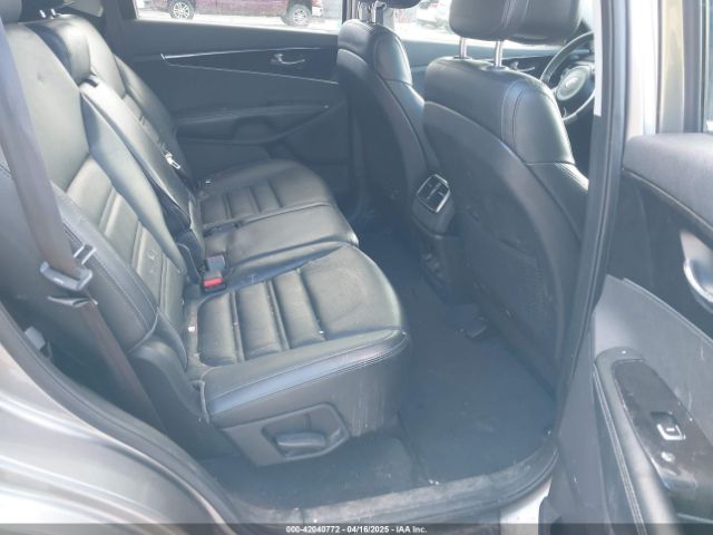 5XYPHDA58GG015715 KIA Sorento 3.3l Ex
