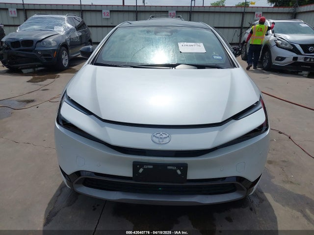 JTDADABU9P3002045 Toyota Prius Xle Awd-e