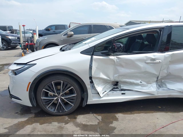 JTDADABU9P3002045 Toyota Prius Xle Awd-e