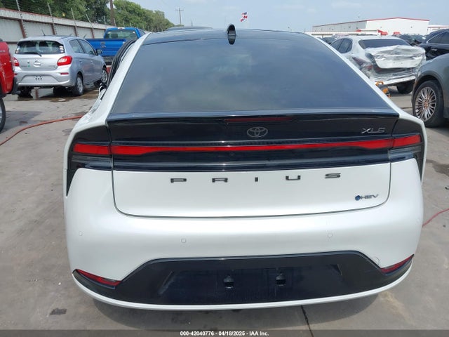 JTDADABU9P3002045 Toyota Prius Xle Awd-e