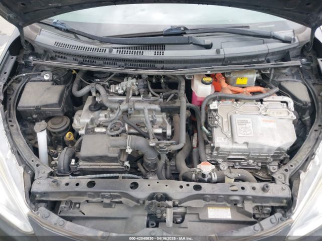 JTDKDTB3XG1123010 Toyota Prius C Two