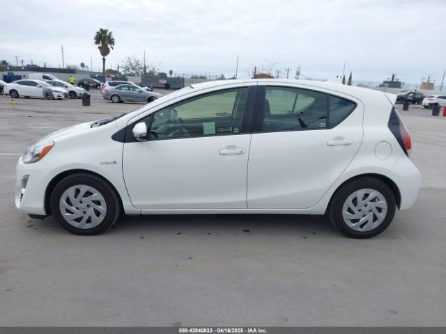 JTDKDTB38G1121451 Toyota Prius C Two