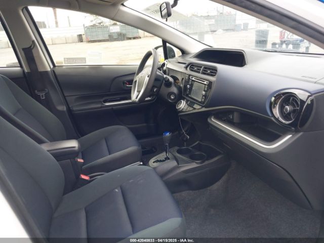 JTDKDTB38G1121451 Toyota Prius C Two