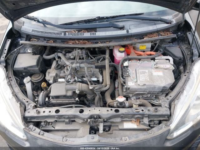 JTDKDTB3XG1120950 Toyota Prius C Two