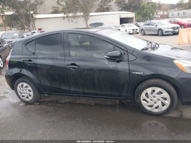 JTDKDTB3XG1120950 Toyota Prius C Two