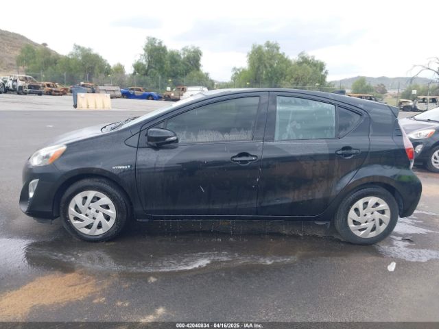 JTDKDTB3XG1120950 Toyota Prius C Two