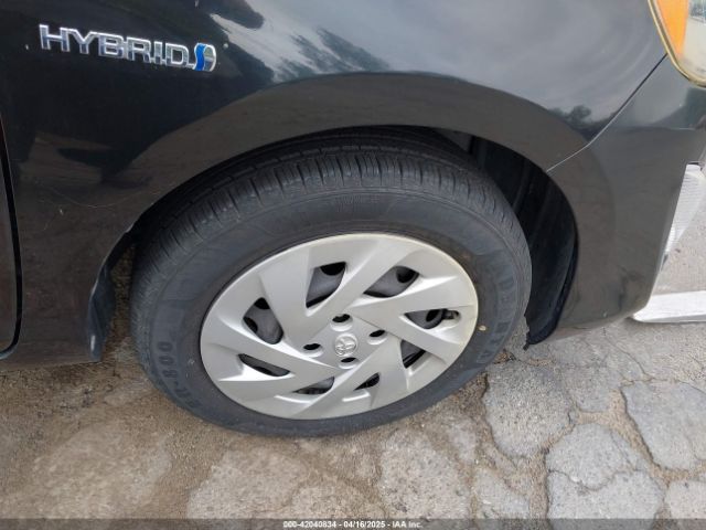 JTDKDTB3XG1120950 Toyota Prius C Two