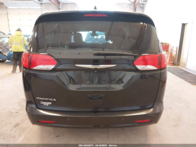 2C4RC1DG3HR571477 Chrysler Pacifica Touring