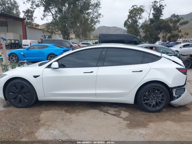 5YJ3E1EB6RF842807 Tesla MODEL 3