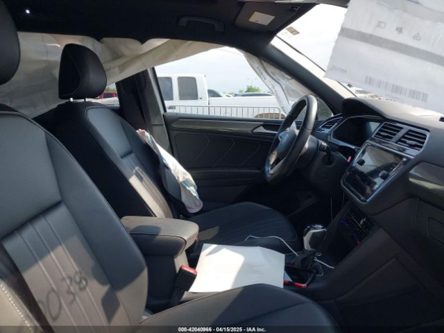 3VVCB7AX3RM072205 Volkswagen Tiguan 2.0t Se R-line Black