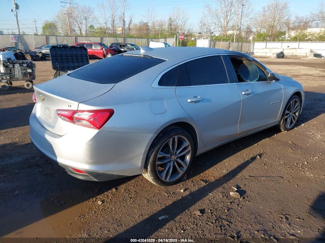 1G1ZD5STXMF073338 Chevrolet Malibu Fwd Lt