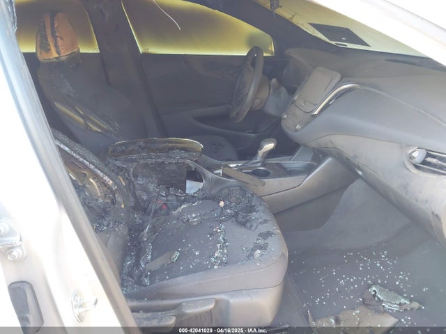 1G1ZD5STXMF073338 Chevrolet Malibu Fwd Lt