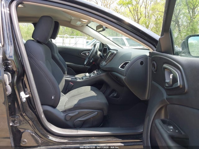 Chrysler 200 Limited 2015 1C3CCCAB1FN757236 Image 5
