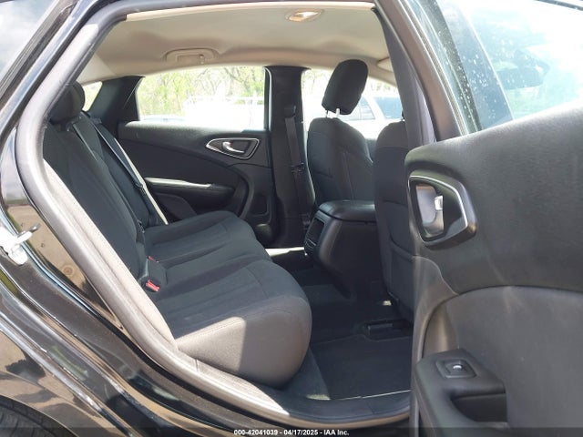 Chrysler 200 Limited 2015 1C3CCCAB1FN757236 Image 8