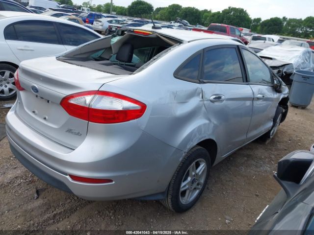 3FADP4BJ9JM125030 Ford FIESTA SE