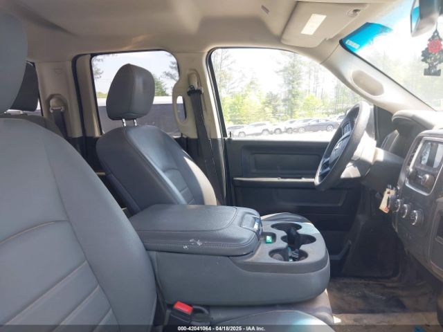 1C6RR6FT4LS148072 RAM 1500 Classic Tradesman  4x2 6'4 Box