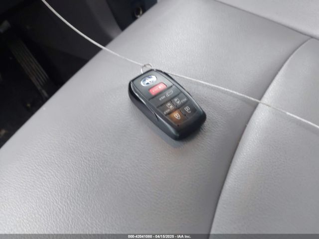 5TDYRKEC3NS111265 Toyota SIENNA XLE