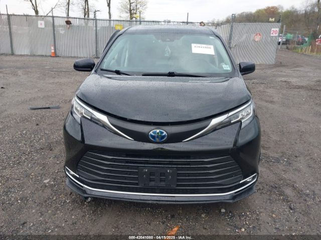 5TDYRKEC3NS111265 Toyota SIENNA XLE