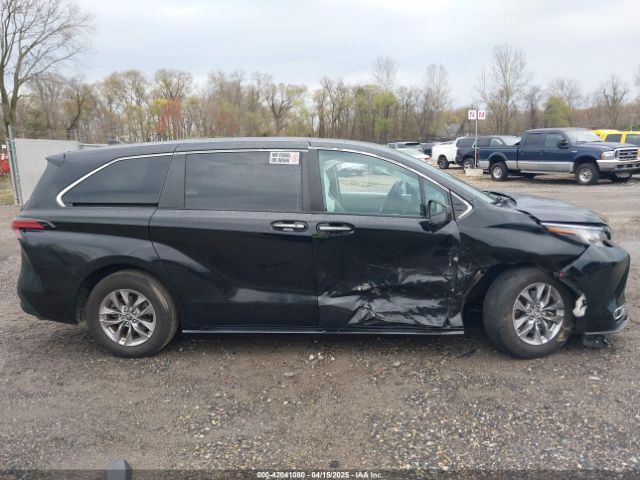 5TDYRKEC3NS111265 Toyota SIENNA XLE