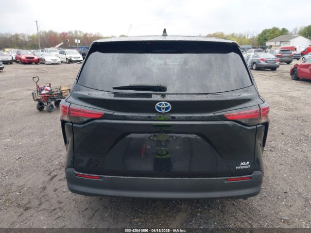 5TDYRKEC3NS111265 Toyota SIENNA XLE