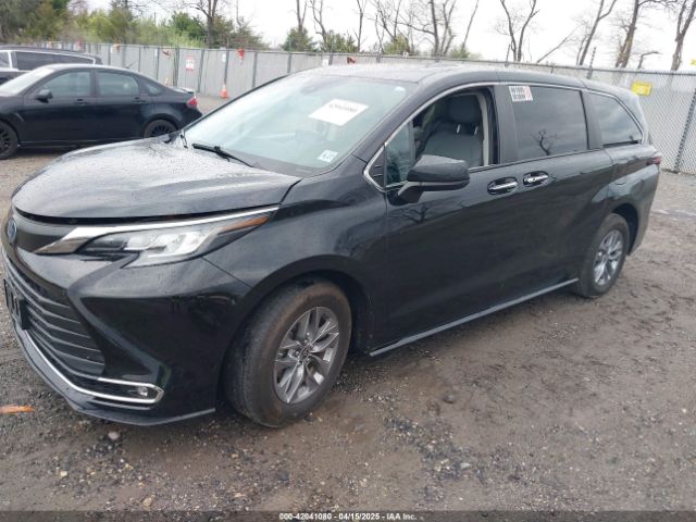 5TDYRKEC3NS111265 Toyota SIENNA XLE
