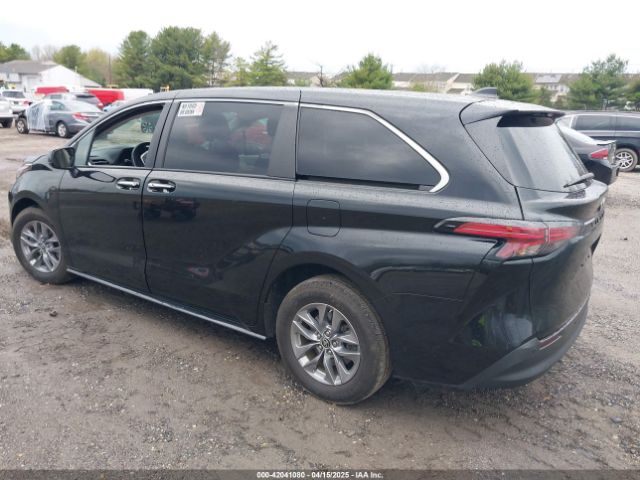 5TDYRKEC3NS111265 Toyota SIENNA XLE