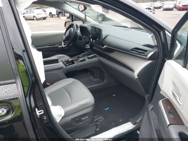 5TDYRKEC3NS111265 Toyota SIENNA XLE