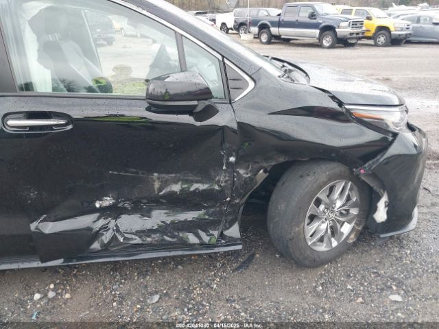 5TDYRKEC3NS111265 Toyota SIENNA XLE