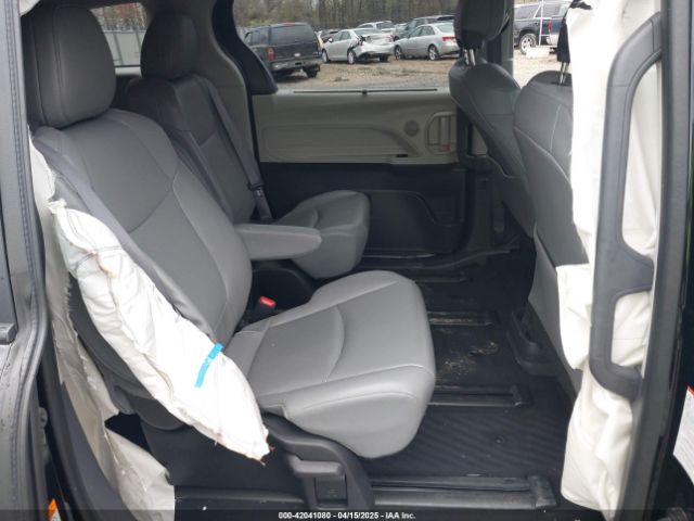 5TDYRKEC3NS111265 Toyota SIENNA XLE