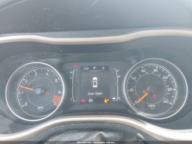 1C4PJLCB1FW723405 Jeep Cherokee Latitude Altitude