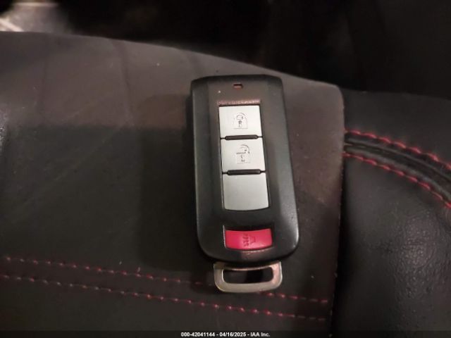 JA4AR3AW5JZ033503 Mitsubishi Outlander Sport 2.4 Se