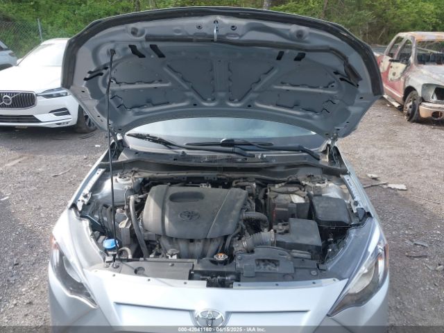 3MYDLBJV3LY709015 Toyota YARIS LE