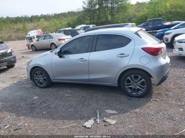 3MYDLBJV3LY709015 Toyota YARIS LE