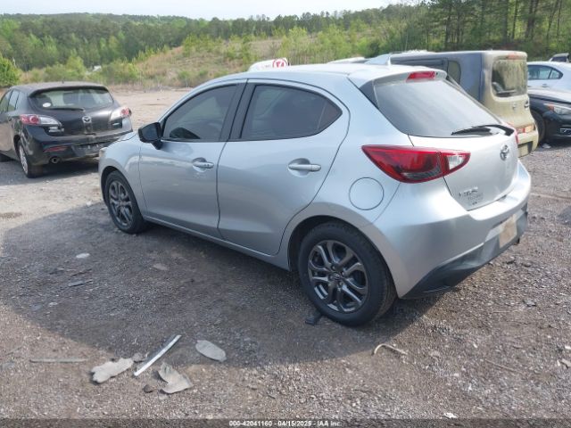 3MYDLBJV3LY709015 Toyota YARIS LE