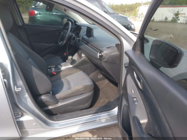3MYDLBJV3LY709015 Toyota YARIS LE