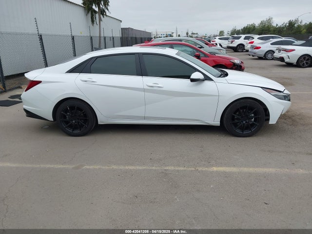 5NPLN4AG3NH074525 Hyundai ELANTRA SEL