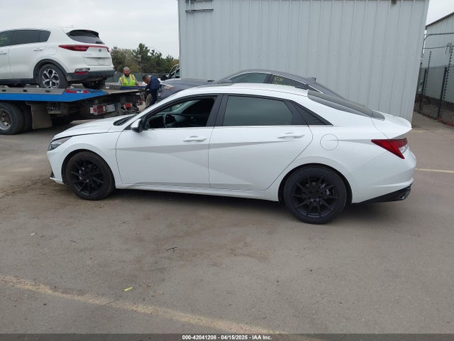 5NPLN4AG3NH074525 Hyundai ELANTRA SEL