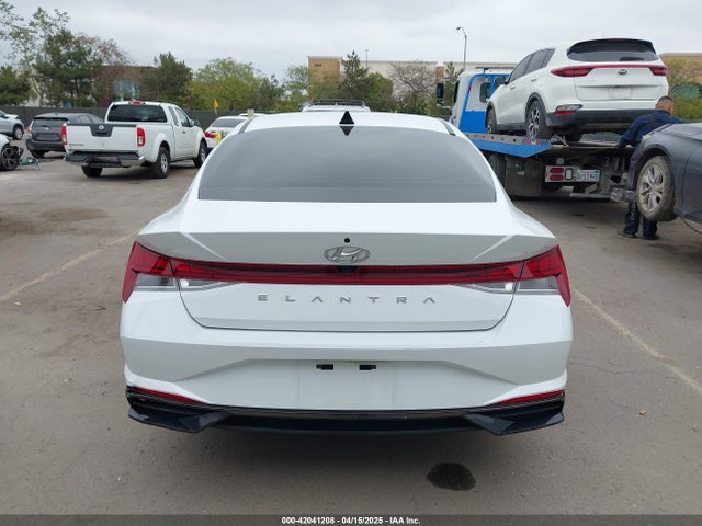 5NPLN4AG3NH074525 Hyundai ELANTRA SEL