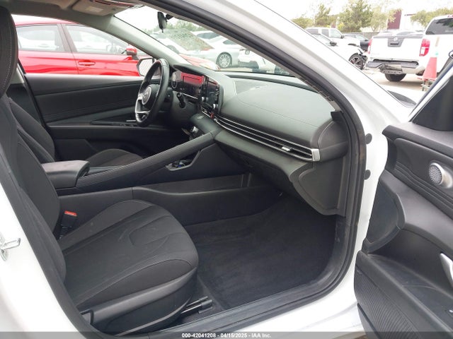 5NPLN4AG3NH074525 Hyundai ELANTRA SEL