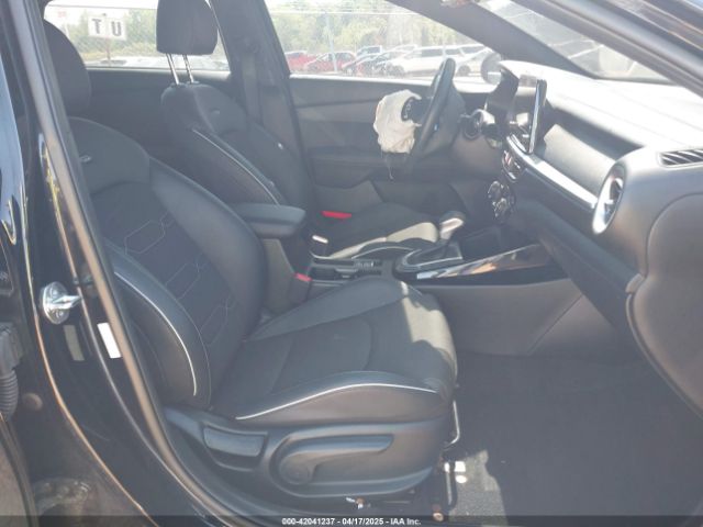 3KPF54AD2PE685043 KIA Forte Gt-line