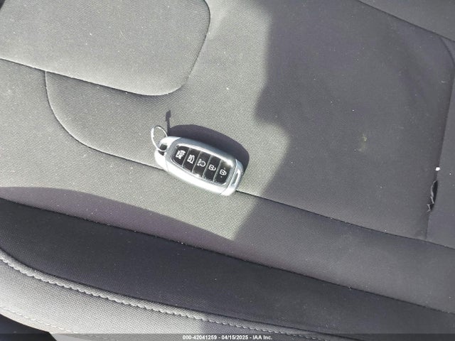 KMHLS4AG8NU340311 Hyundai ELANTRA SEL