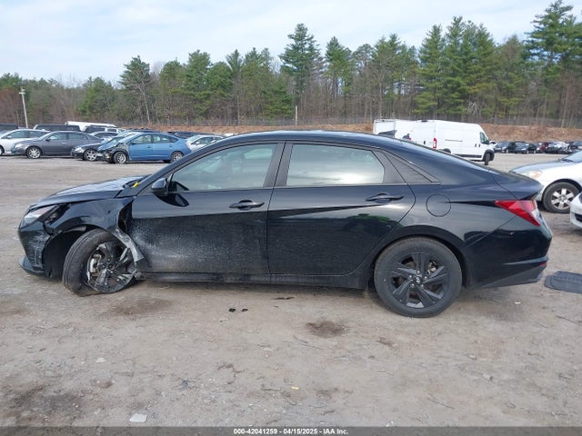 KMHLS4AG8NU340311 Hyundai ELANTRA SEL