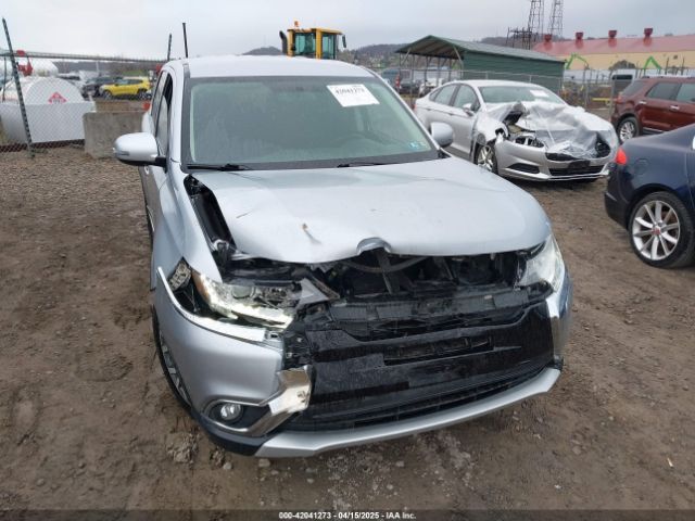 JA4AZ3A37HZ011020 Mitsubishi Outlander Se