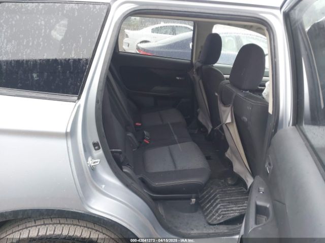 JA4AZ3A37HZ011020 Mitsubishi Outlander Se